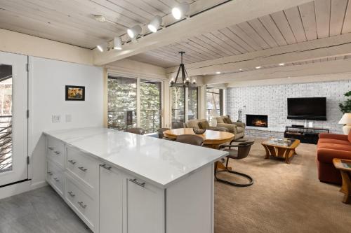 Chateau Roaring Fork Unit 7 - image 6