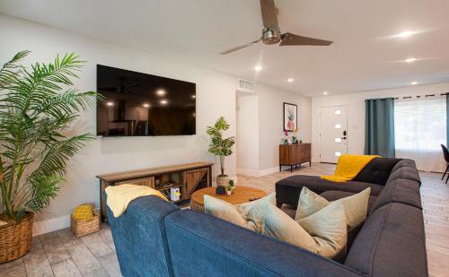 Pia Bonita - 3br W Private Batting Cage & Pool - Tap to explore photos