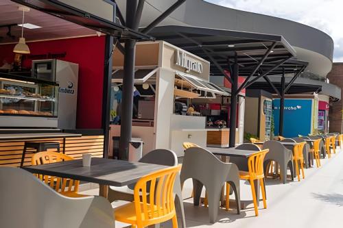 Facilities, Torre de Apartasuites Centro Comercial Cerritos Mall in La Esperanza