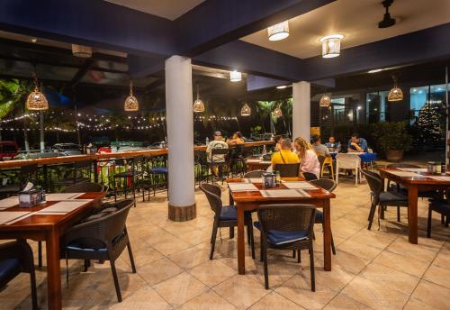 מסעדה, Balcon del Mar Beach Front Hotel in האקו