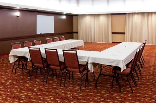 Courtyard by Marriott Wichita East - image 6
