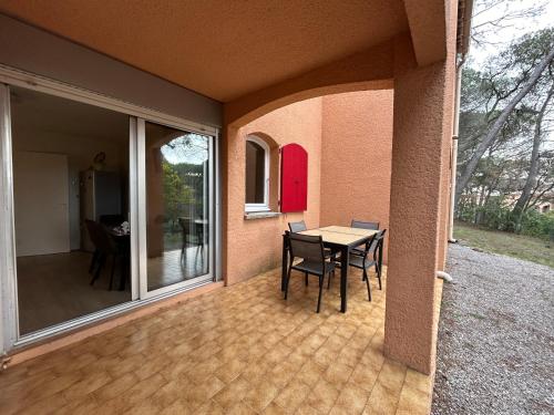 Balcony/terrace, Appartement cote pinede 1 chambre in Vallon du Mal Temps