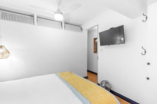 Clifton Studio 104 - image 2