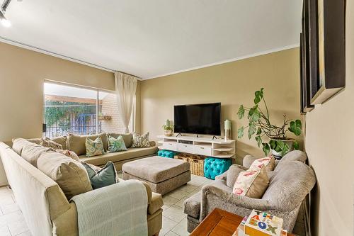 Cozy Escape in Windsor West