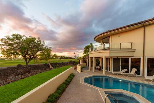 Hale Mele 2 with Panoramic Golf Course View, private Pool, Hot Tub, Golf Cart and E-Bikes detail