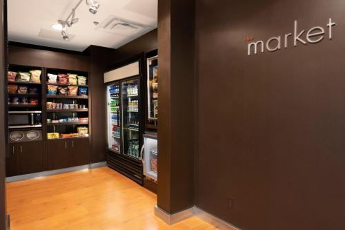 Courtyard by Marriott Dallas Plano Parkway at Preston Road - image 9