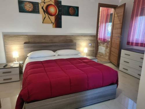 1 king bed, 1 twin bed