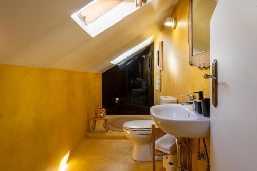 Double or Twin Room image 10