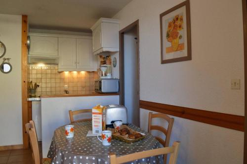 Two-Bedroom Apartment image 4