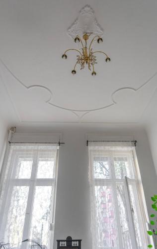 Artistic Apartment in the Heart of Berlin - image 13