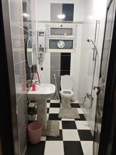 Luxurious 3 room hotel apartment just steps away from North 90th Street offering a perfect blend of comfort and convenience Ideal for families