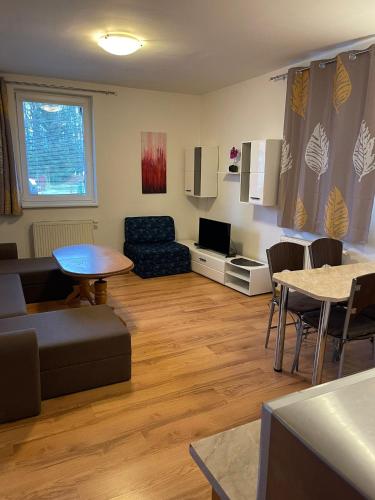 Apartment (4 Adults) image 10