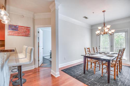 1 Mi to UGA Charming Athens Condo with Balconies! in Athens, USA