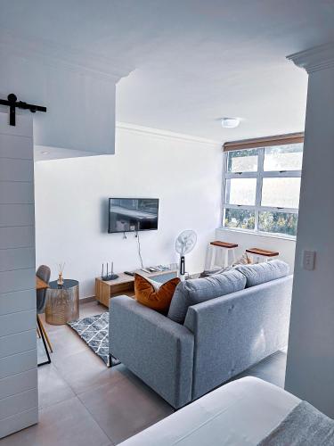 Seapoint escape stylish studio - image 2