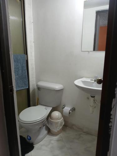 Apartamento central y acogedor - image 5