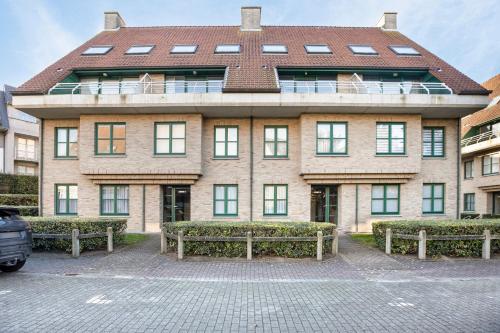 Four-Bedroom Apartment image 3