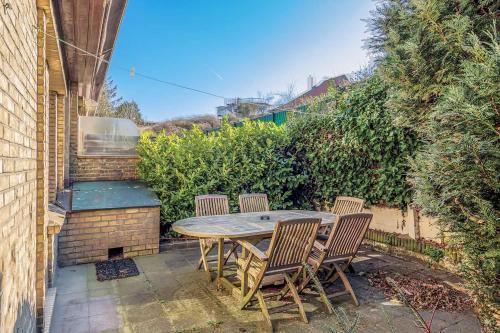 Four-Bedroom Holiday Home image 4
