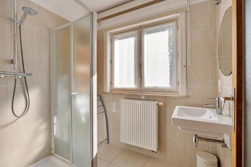 Two-Bedroom Holiday Home image 7
