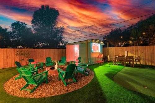 Private Pool 6 MI to Clearwater Beach Fire Pit Game Room