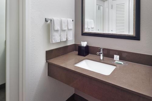 Courtyard by Marriott Nashville Brentwood - image 6