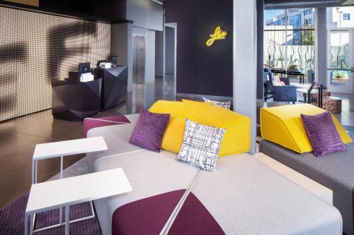 Aloft Tempe - image 9