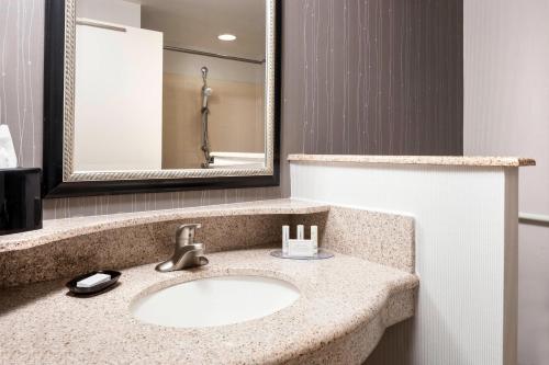 Courtyard by Marriott Columbia - image 6