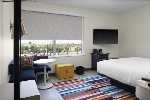 Aloft Glendale at Westgate by Marriott - Tap to explore photos