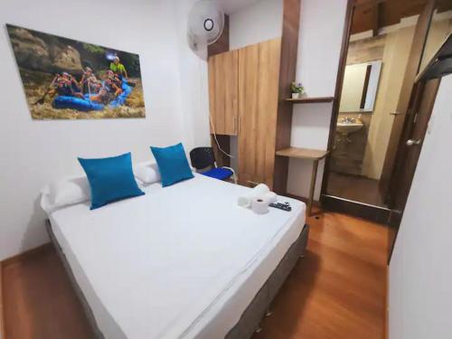 S Hermosa Habitacion con baño, zonatrabajo y TV