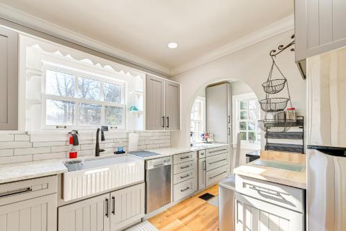 Walk to UK Campus Charming Home with Patio! in Virginia Ave