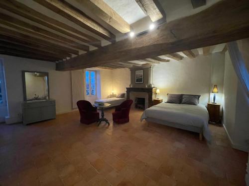 Manoir des Rosiers in Noyant-La-Plaine