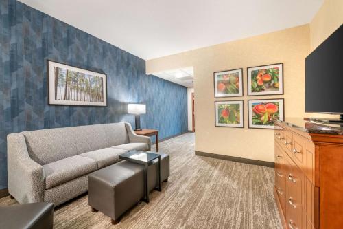 Drury Inn & Suites Valdosta - image 11