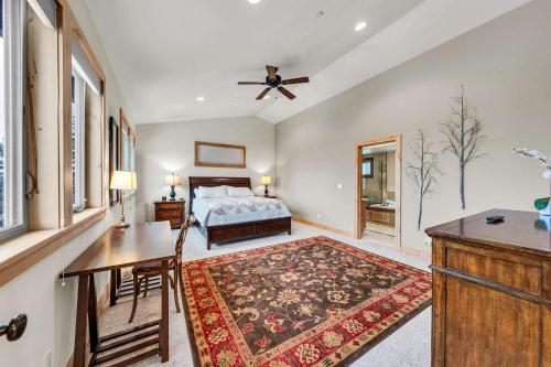 Spacious Tahoma Retreat with Hot Tub and Game Room in Meeks Bay (CA)
