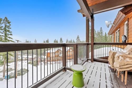 Spacious Tahoma Retreat with Hot Tub and Game Room in Meeks Bay (CA)