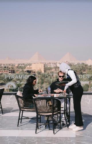 Pyramids sunshine inn - main image