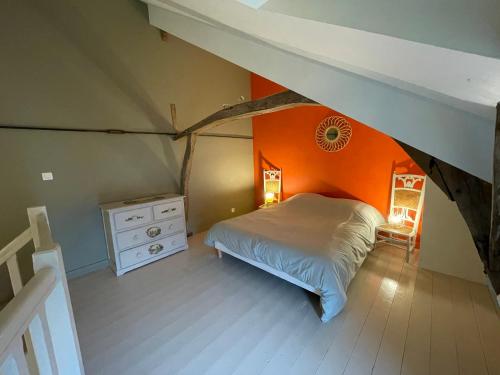 Le petit Pavillon in Noyant-La-Plaine