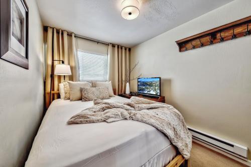 Mv71 Heavenly remodel condo pool hot tub