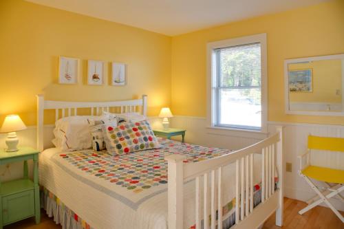 Heron Cottage on Casco Bay with Deck and Dock Access! - image 6