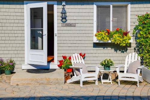 Heron Cottage on Casco Bay with Deck and Boat Dock!