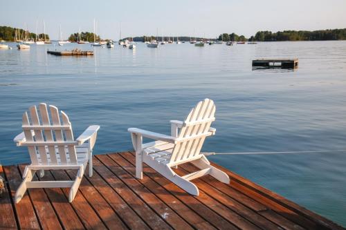 Heron Cottage on Casco Bay with Deck and Boat Dock!