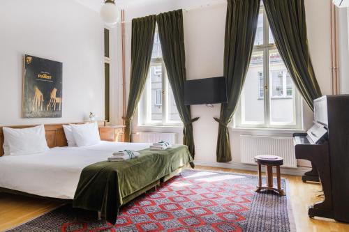 room detail thumbnail 1