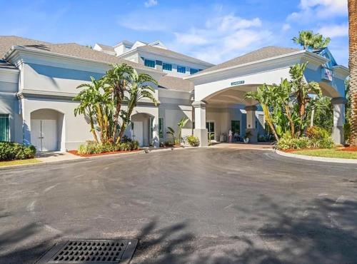 Exterior view, Disney near Family Apartment Pool view Free parks shuttle in South West