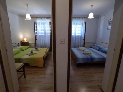 Antique apartment with balcony - main image