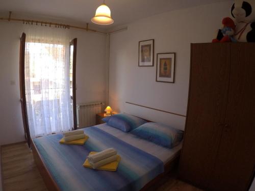 Antique apartment with balcony - image 7