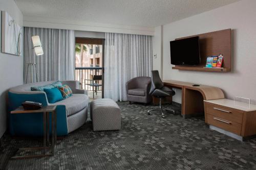 Courtyard by Marriott Orlando Lake Buena Vista in the Marriott Village - image 2