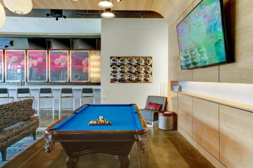 Aloft Durham Downtown - image 2
