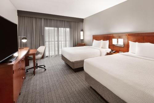 2 queen beds