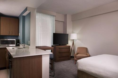 1 queen bed