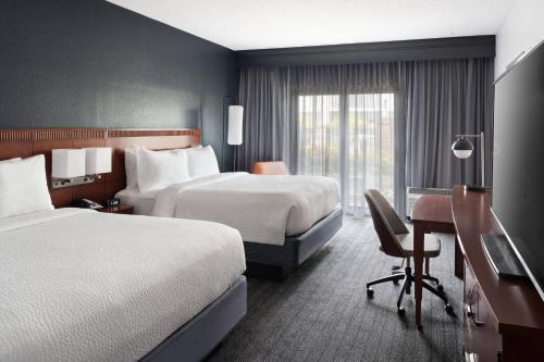 2 queen beds