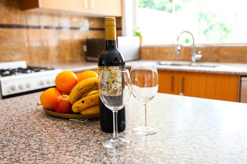 Konyha, StayAU Family-Friendly 3BR Getaway in Malvern in Chadstone
