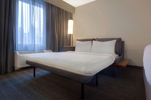 Courtyard by Marriott Portland Southeast/Clackamas - image 6